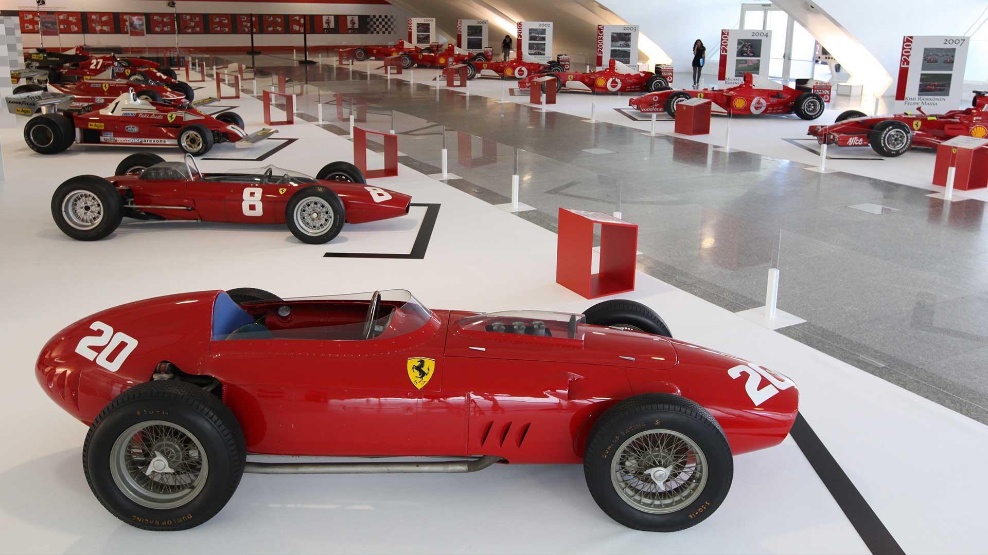 Perché la Ferrari non usa più il colore rosso originale in F1?