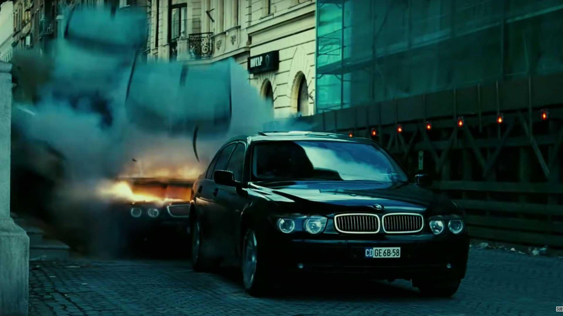 Filmauto's BMW rijder voor exploderende BMW in A Good Day to Die Hard