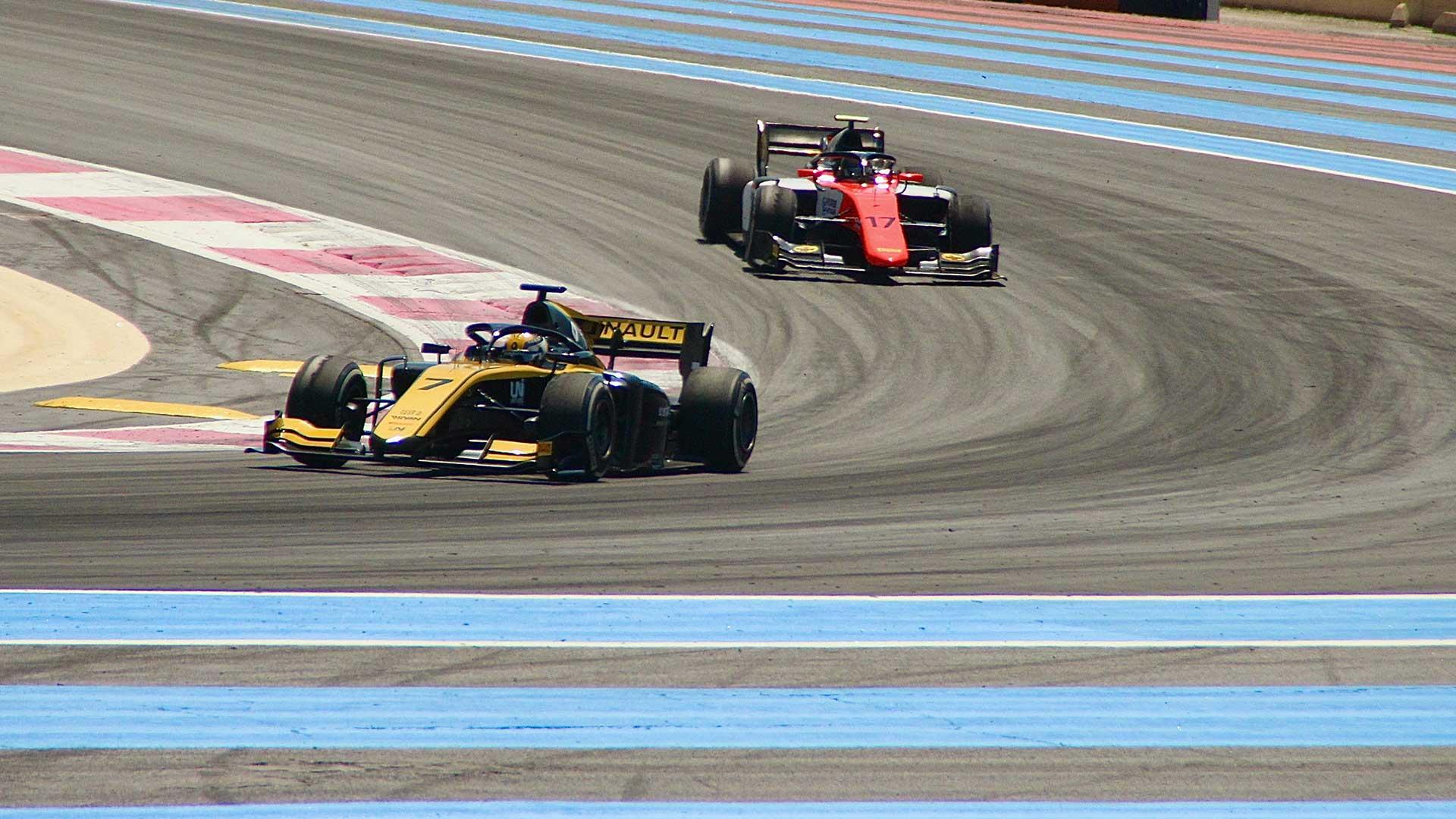 Formule 2 (F2) coureur Renault Virtuosi rijdend voorkant op Paul Ricard