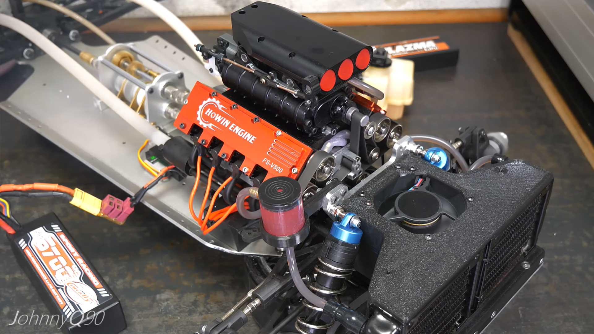 RC-auto mini V8-motor met supercharger van Toyan