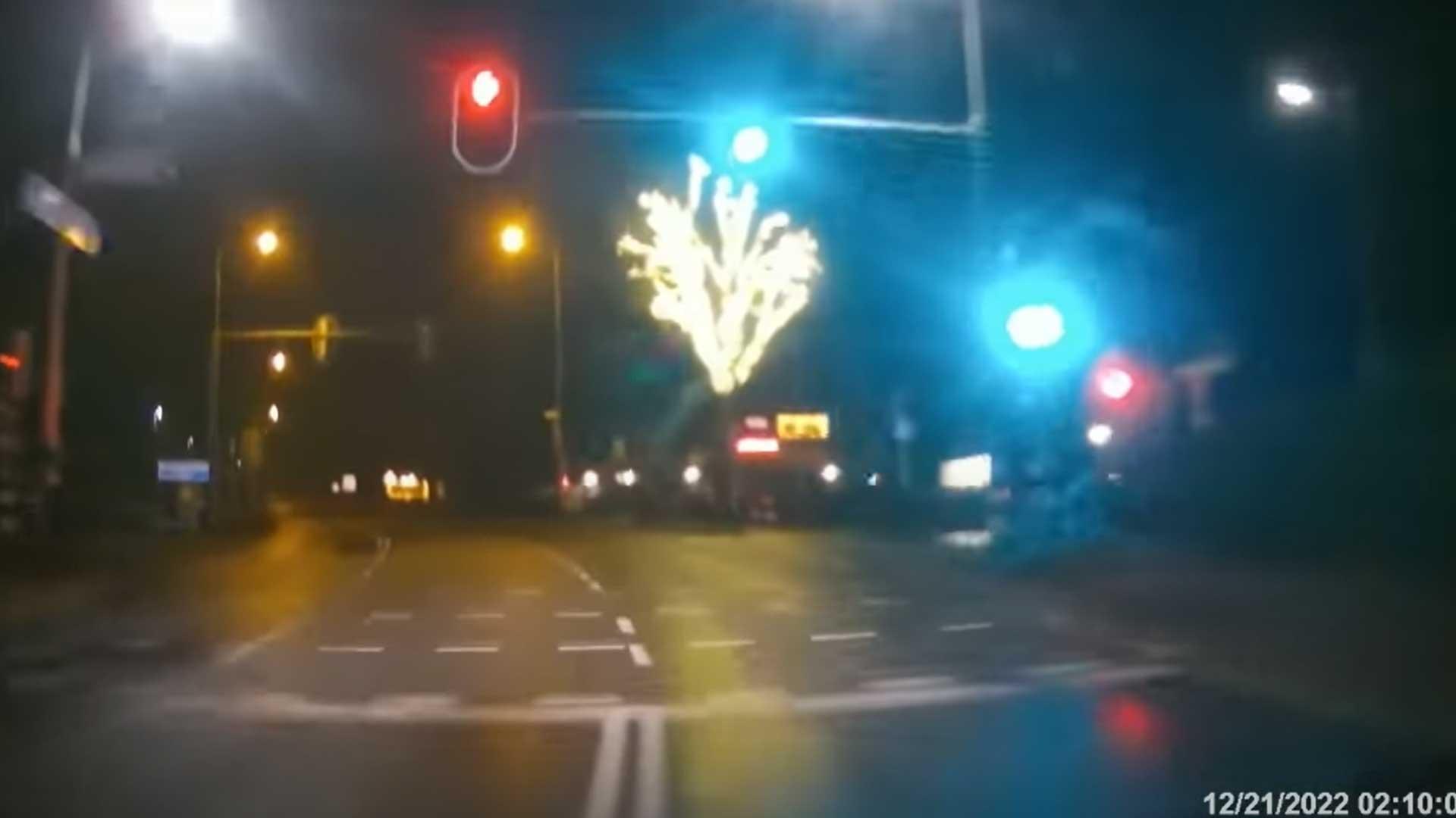 VIDEO Police dissatisfied with measurement, do another so they can