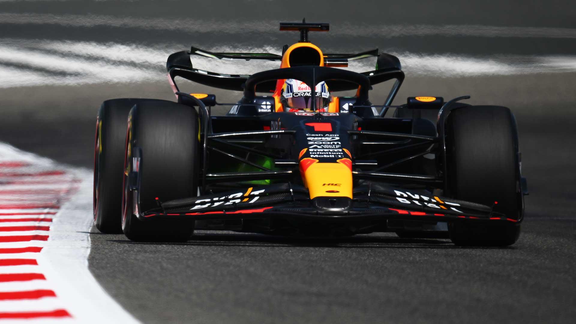 F1-testdagen 2023 Bahrein Verstappen rijdend voorkant