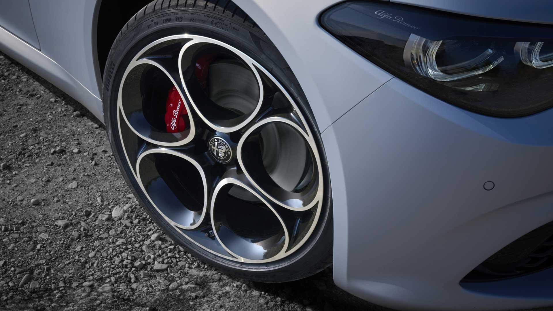 Alfa Romeo Giulia Competizione (2023) wiel