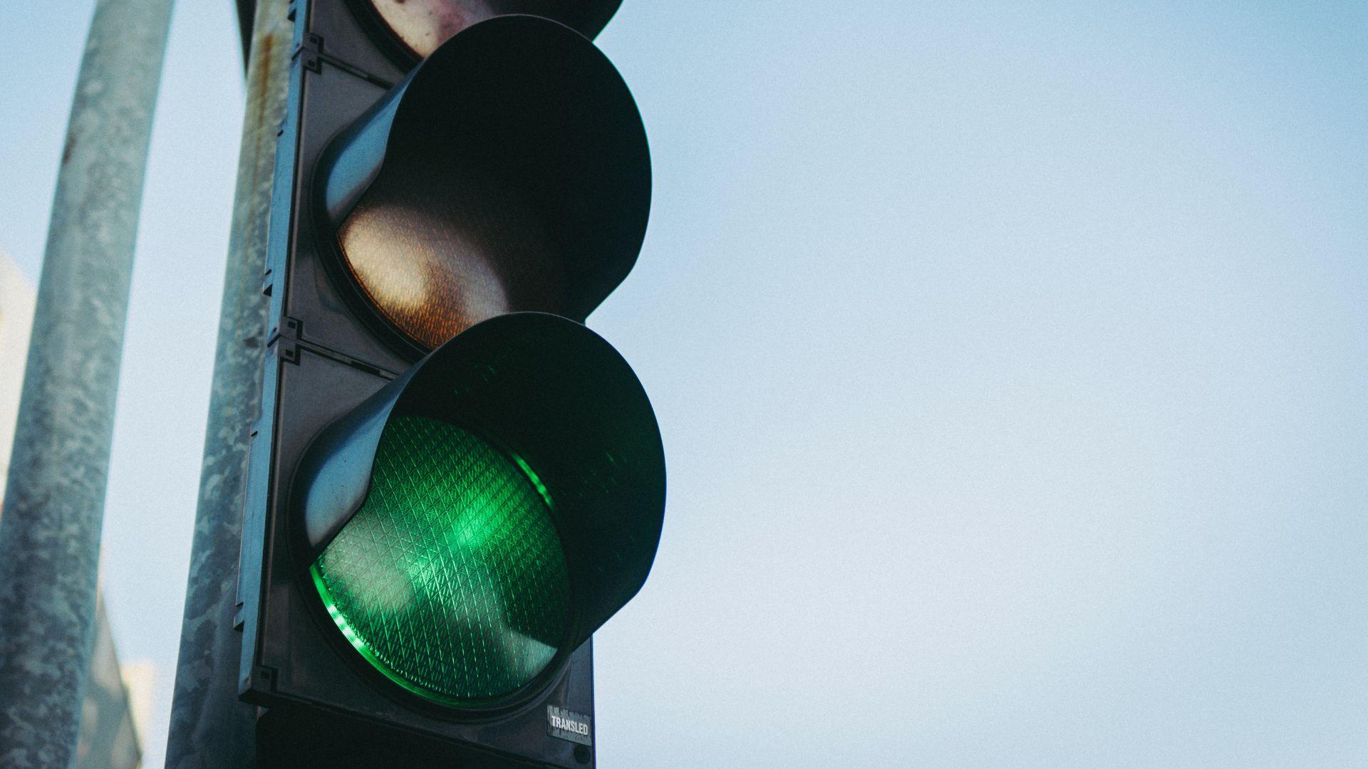 Stoplicht op groen verkeerslicht (Pexels)