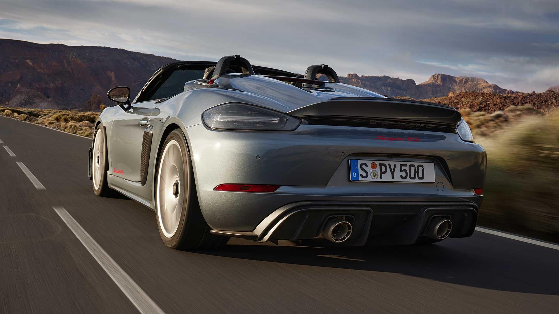 Achterkant met uitlaten Porsche 718 Spyder RS