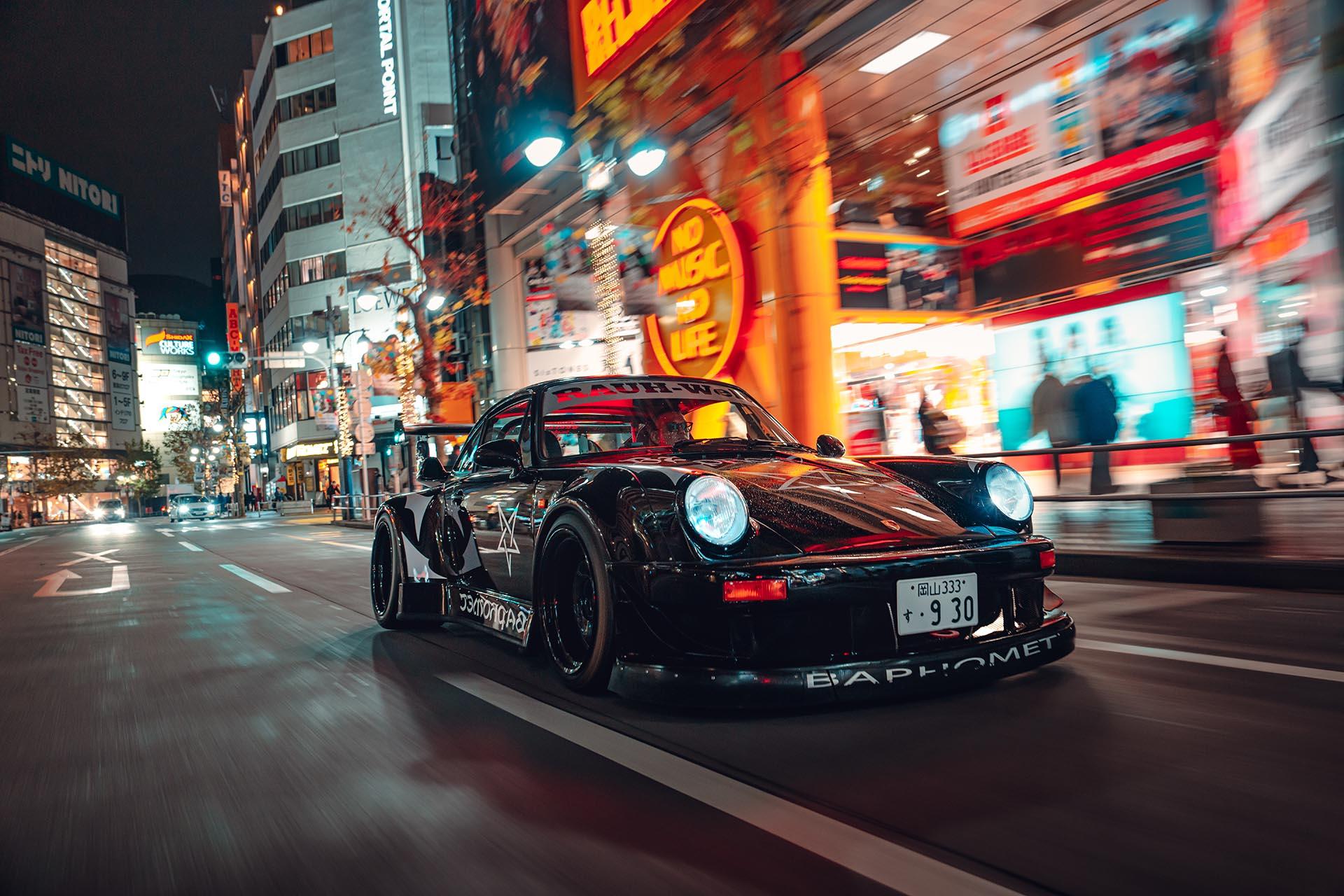 930 Rwb Side Porsche 911 930 Turbo RWB Baphomet is een duivel op wielen