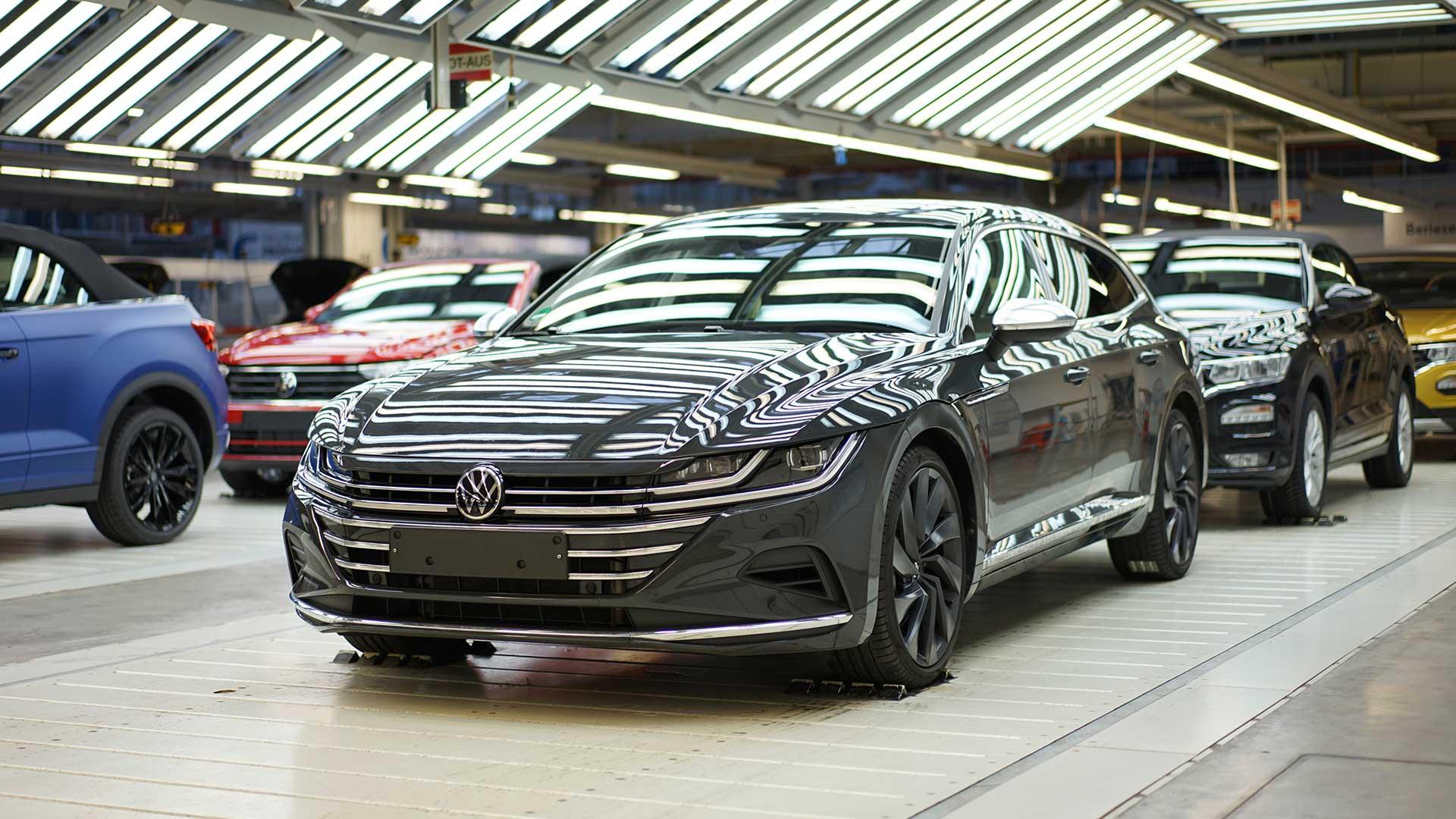 Volkswagen Arteon productie fabrieksband schuin voor