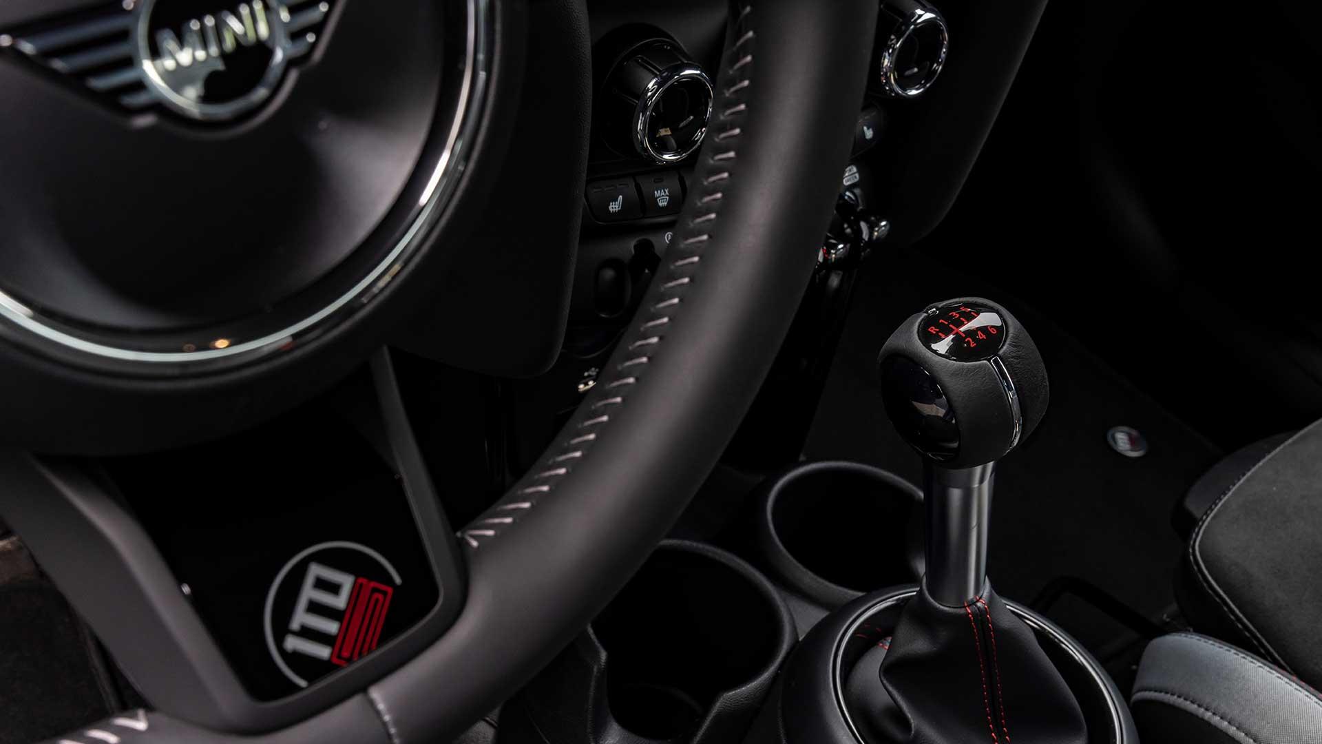 Mini John Cooper Works 1to6 laatste met handbak versnellingspook