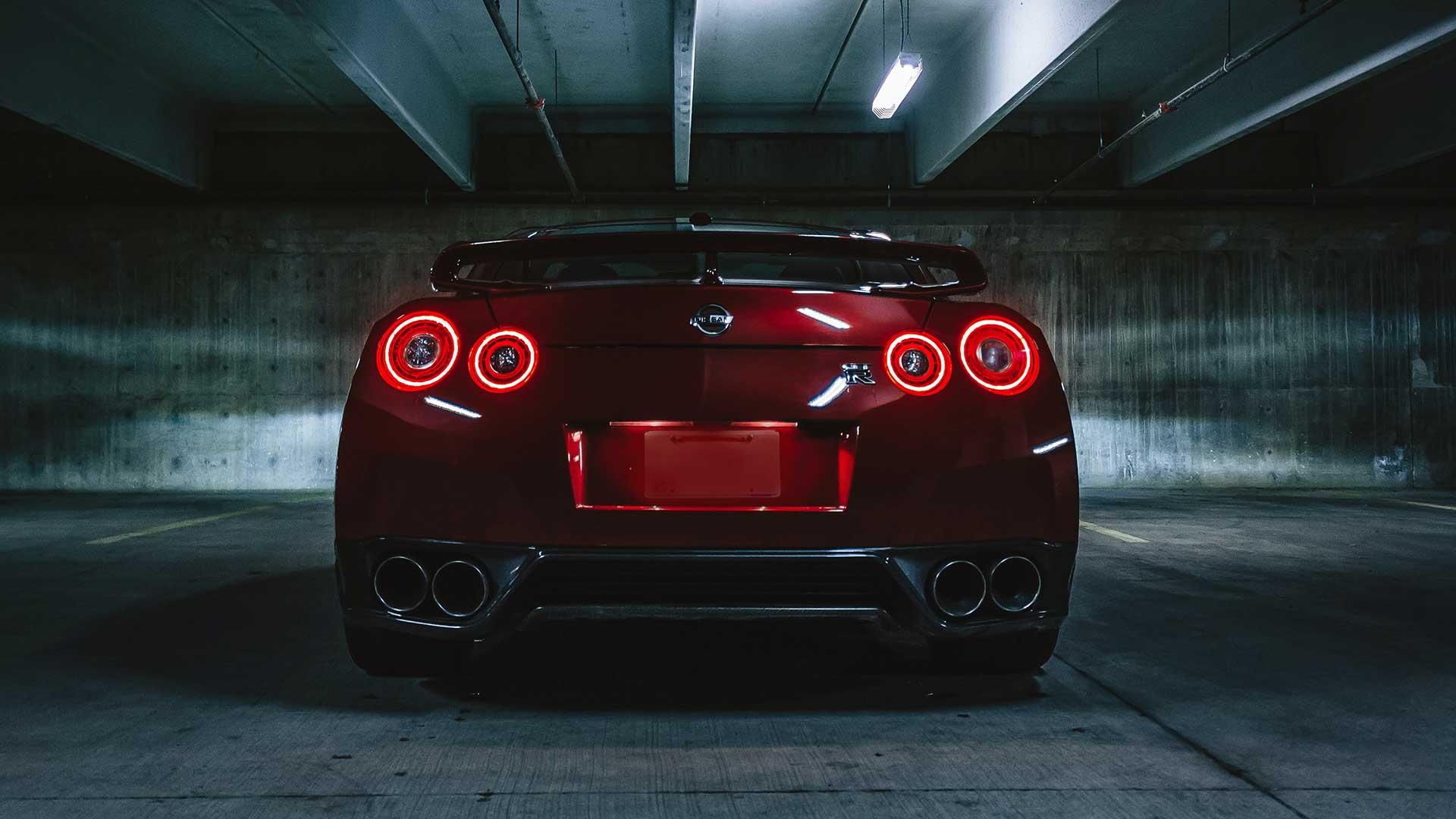 Nissan GT-R garage