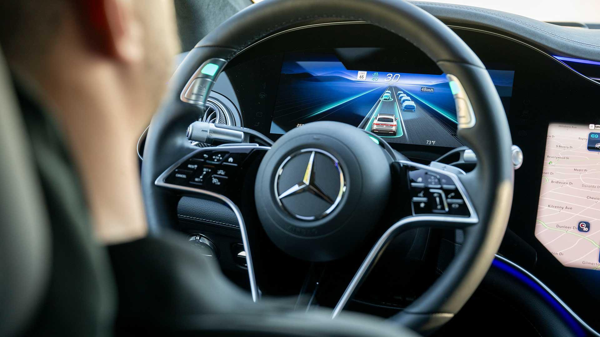 Mercedes EQE Intelligent Drive autonomously