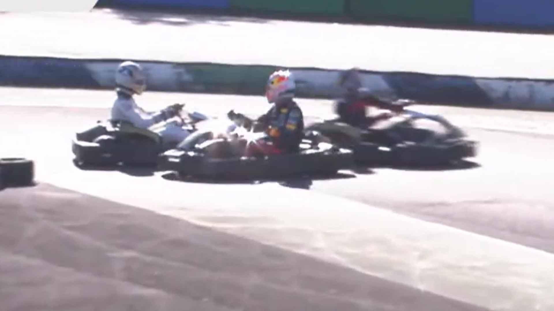 Ricciardo beukt Verstappen kartrace