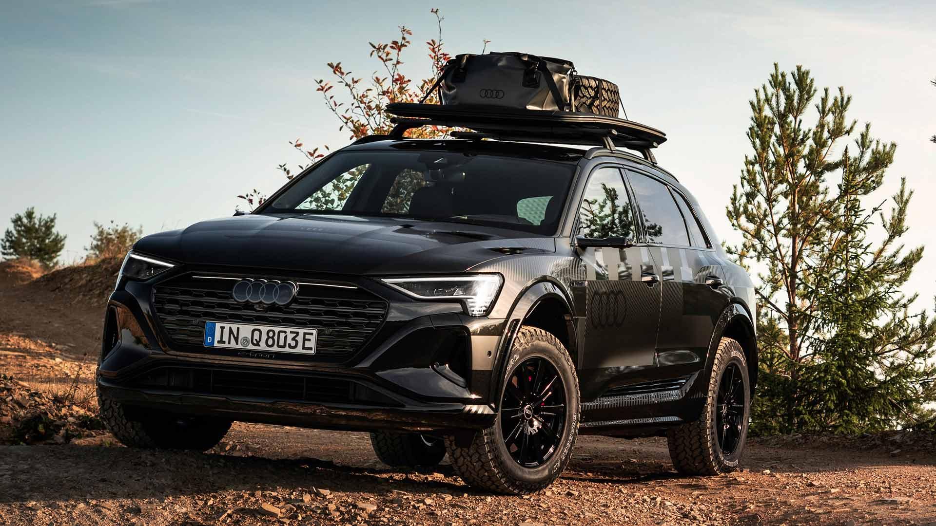 Audi Q8 e-tron Edition Dakar schuin voor