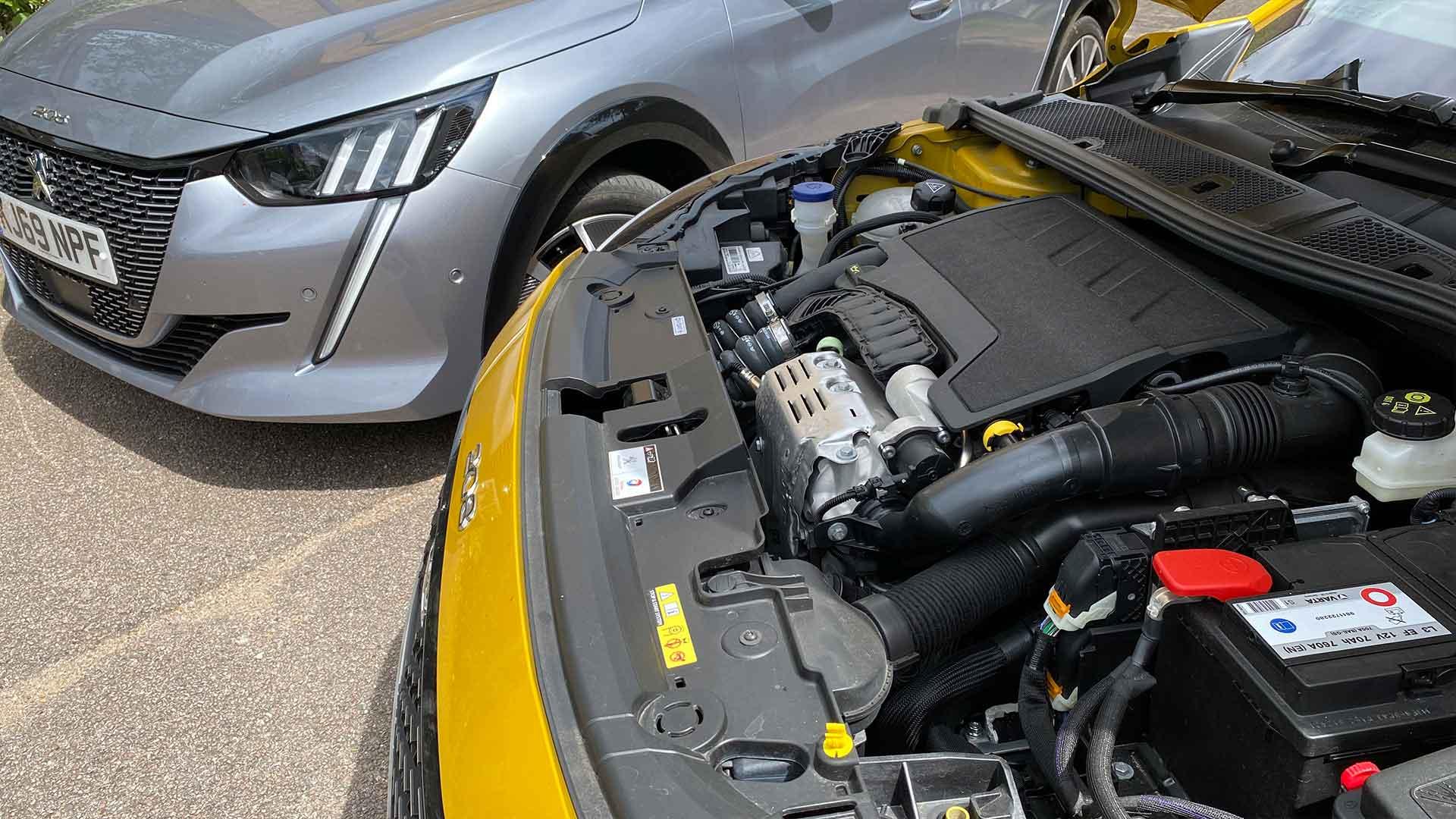 Peugeot 208 and Peugeot e-208 petrol engine