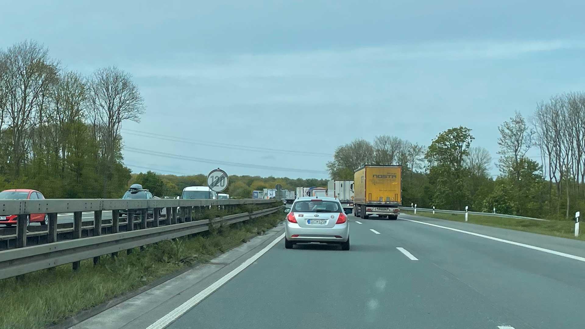 Onbeperkte snelheid duitse autobahn bord