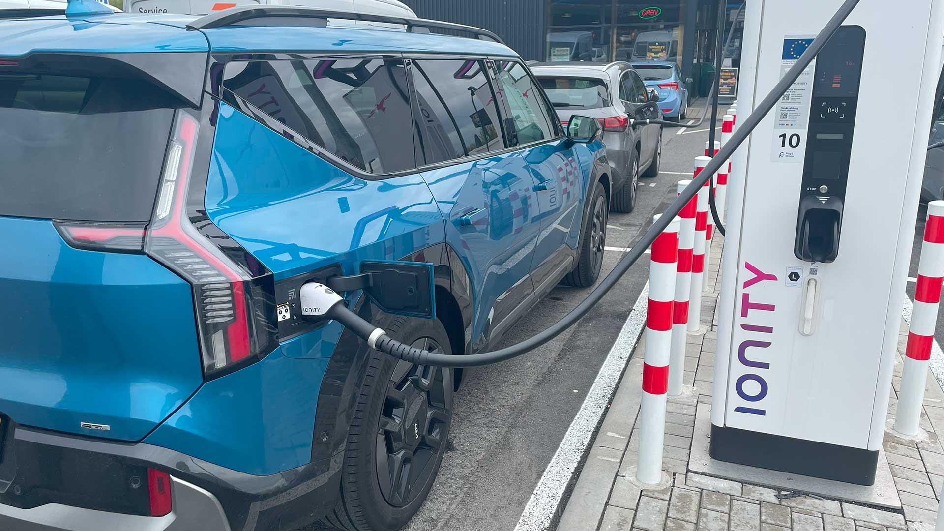 Kia EV9 stekker laadpaal opladen