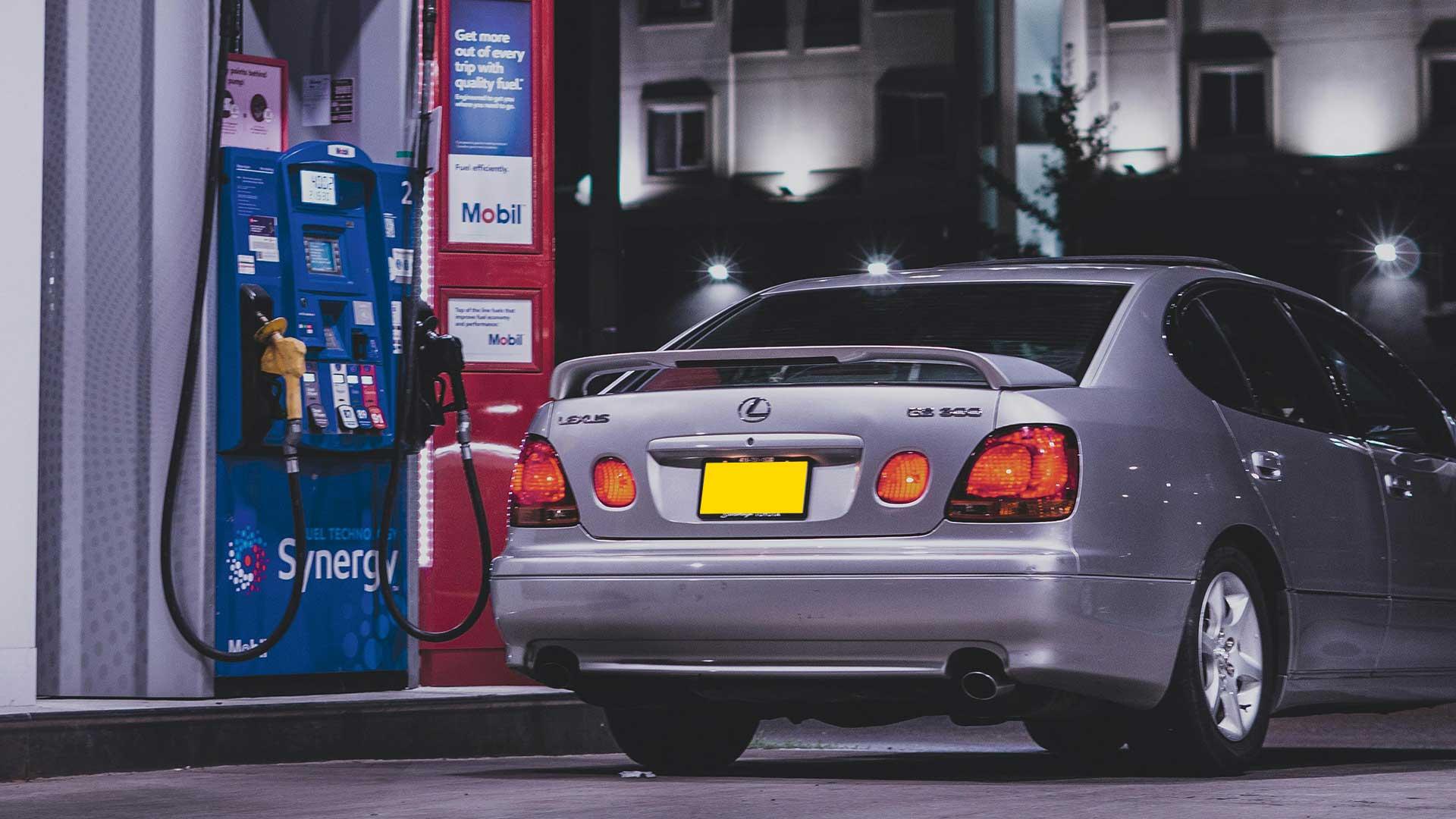 Vandaag zomerbenzine bij de tankstations: wat merk je daarvan?