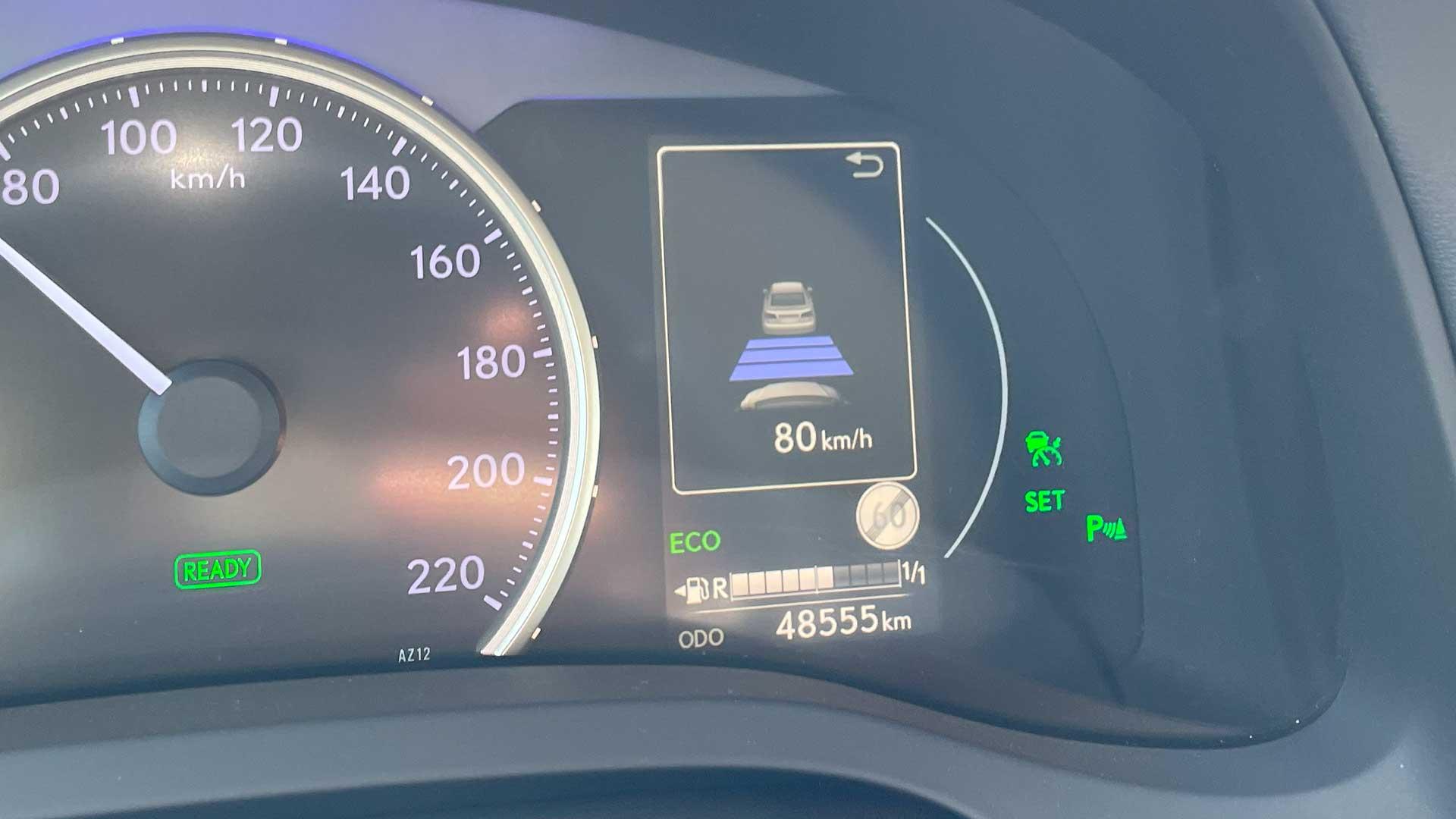 Adaptieve cruisecontrol (radar) in een Lexus