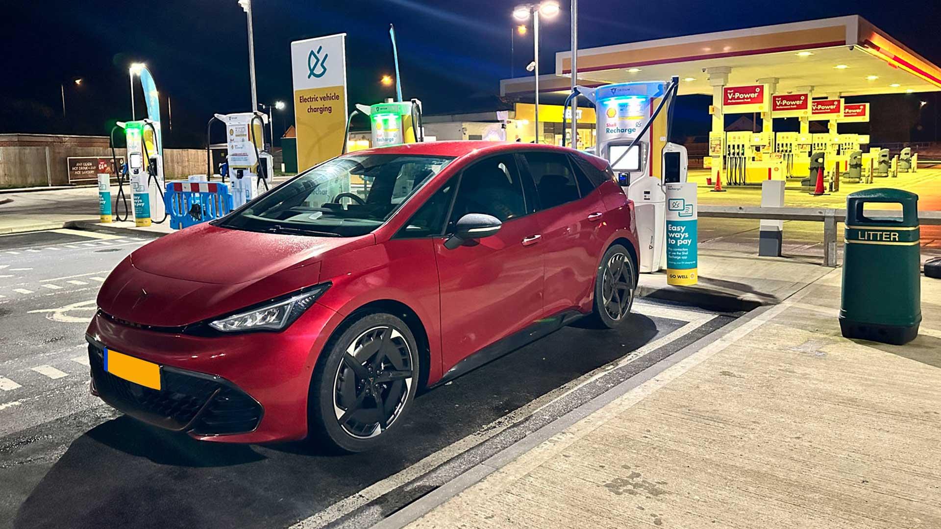 Shell lancia un caricabatterie per veicoli elettrici da 1.000 kilowatt
