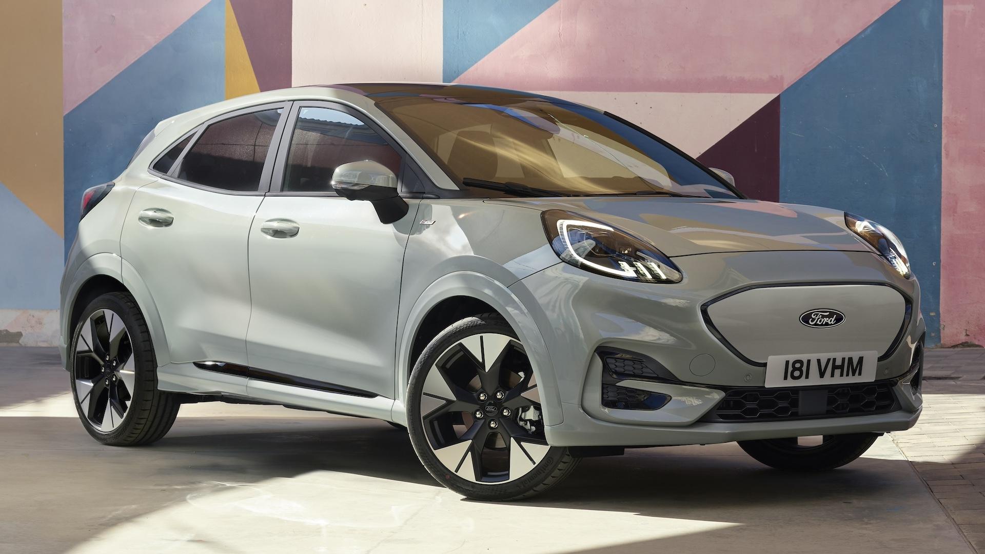 ford-puma-gen-e-2025-grijs-voorkant-zij-rechts.jpg