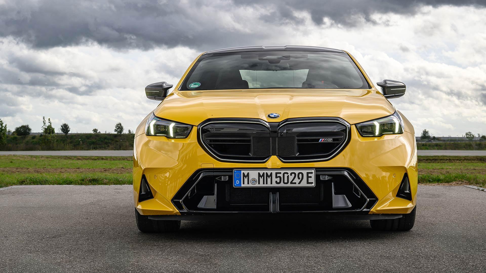 Video BMW M5 2024 G90: voorkant