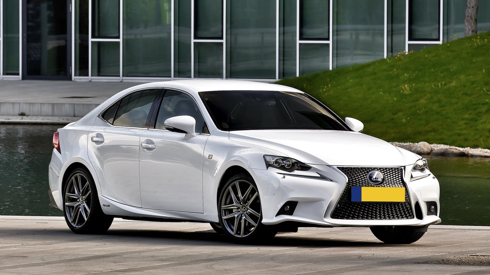 Lexus IS300h F-Sport (XE30) wit (2013) zijkant voor rechts schuin NL-platen