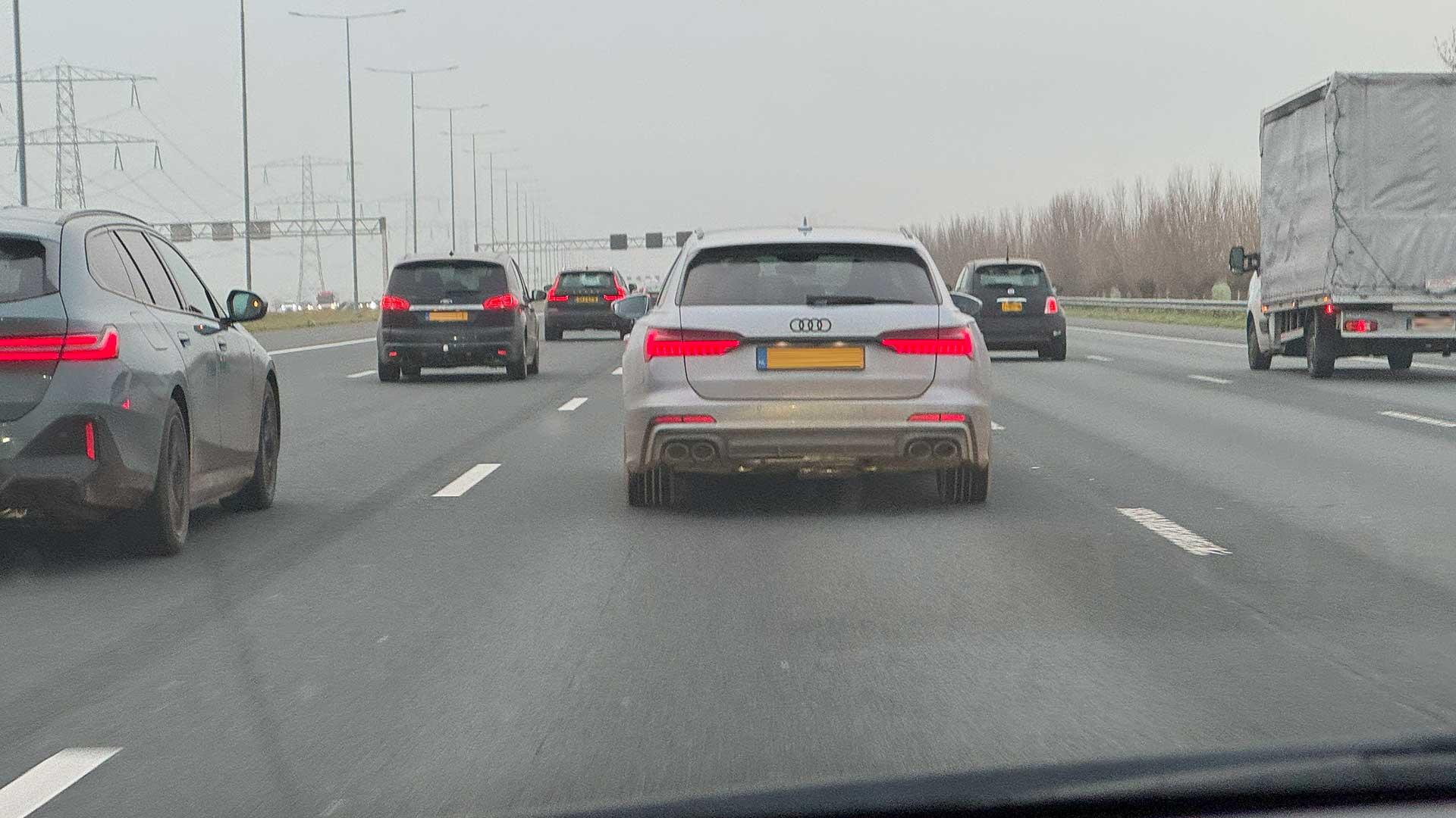 Pas op: waarom je tot en met vrijdag de verlichting van je auto niet
