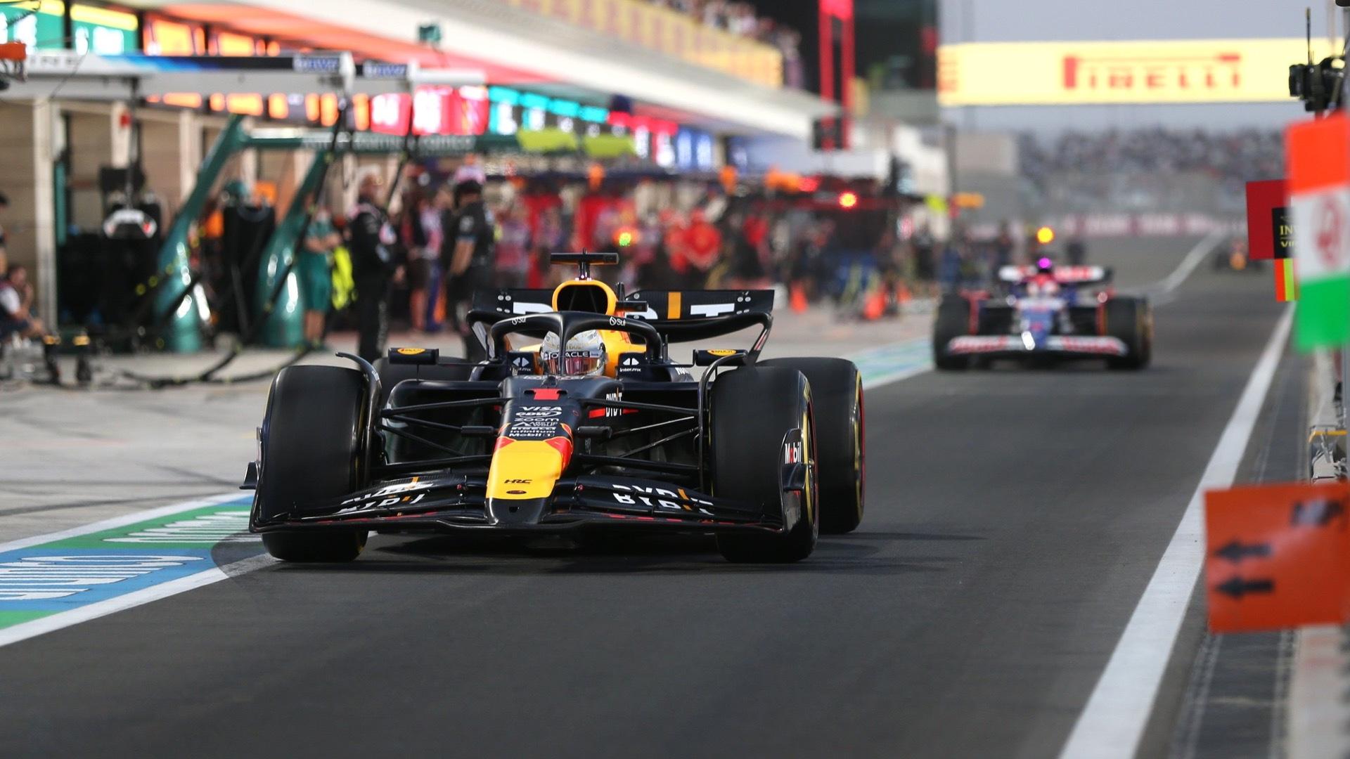 GP Qatar 2024 Verstappen pitstraat