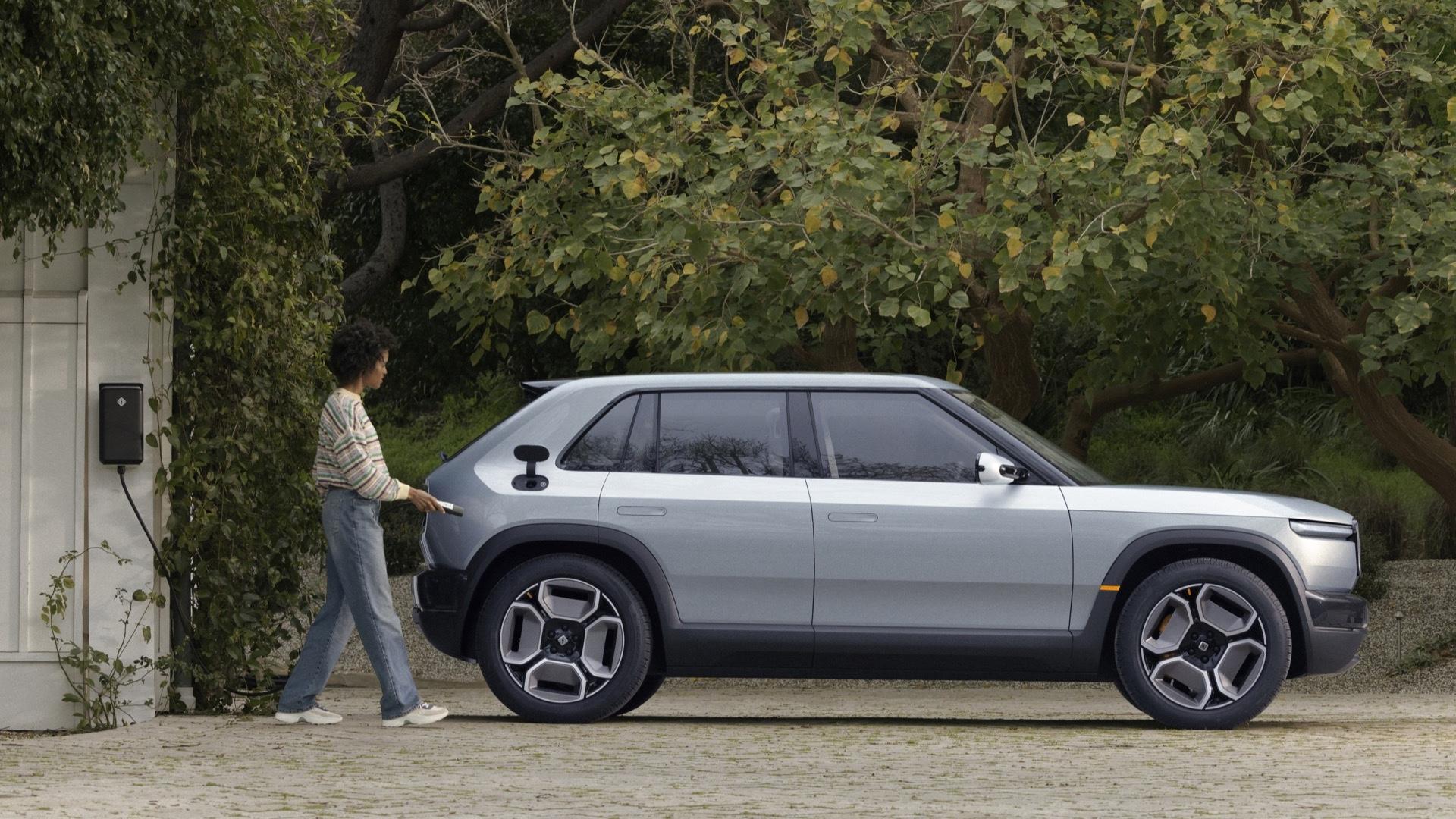 Rivian R3 Concept (2024) zijkant rechts laden