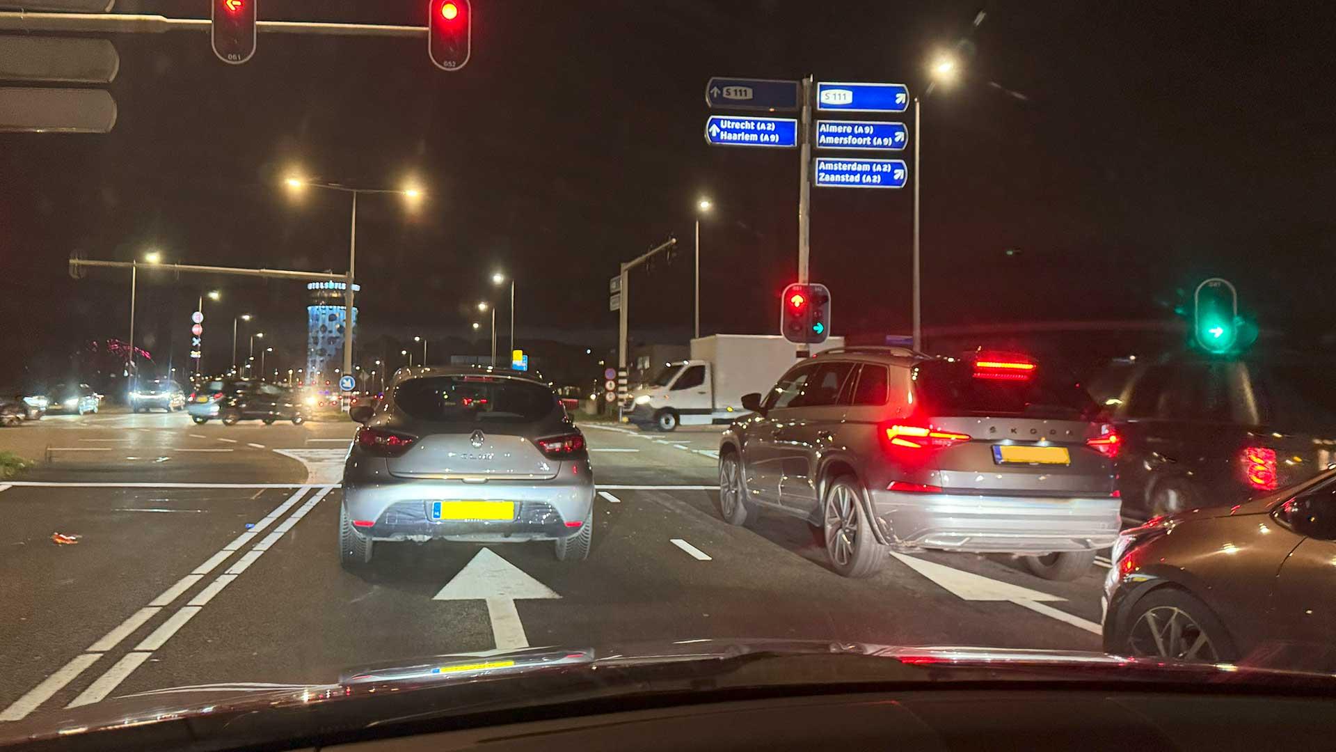 Zo hoog is de boete voor rijden zonder verlichting in 2025