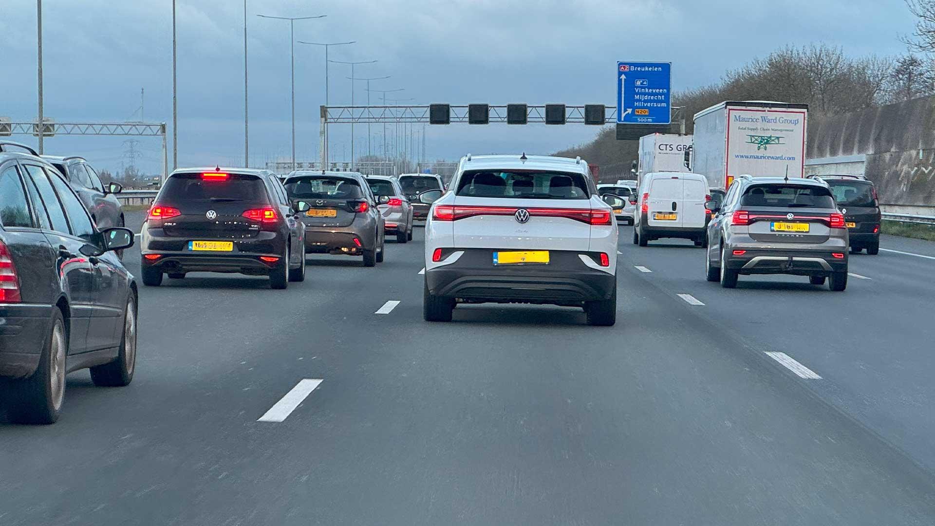 File in Nederland op de A2