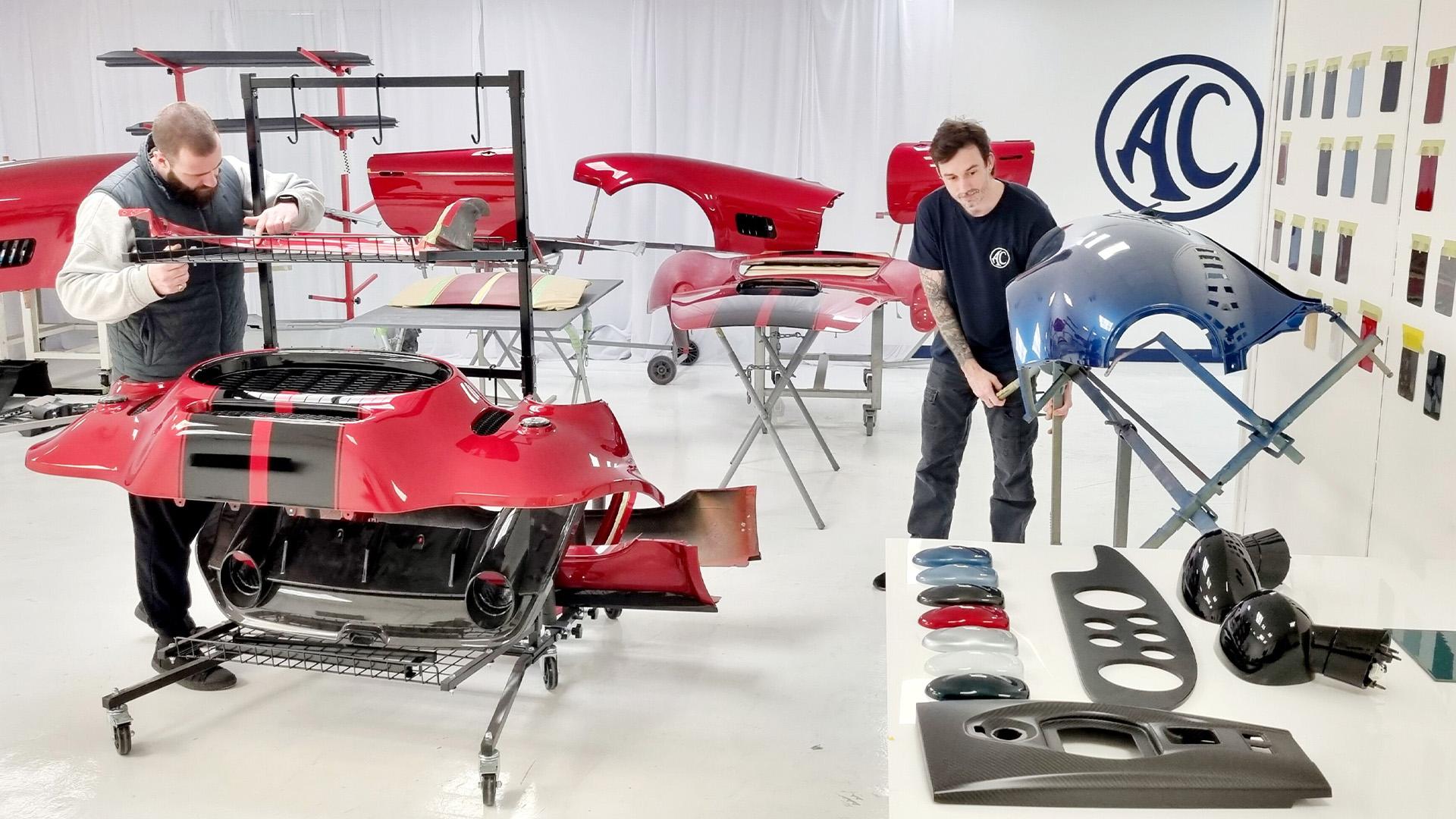 AC Cars gaat de Cobra en Ace in Zweden bouwen - TopGear