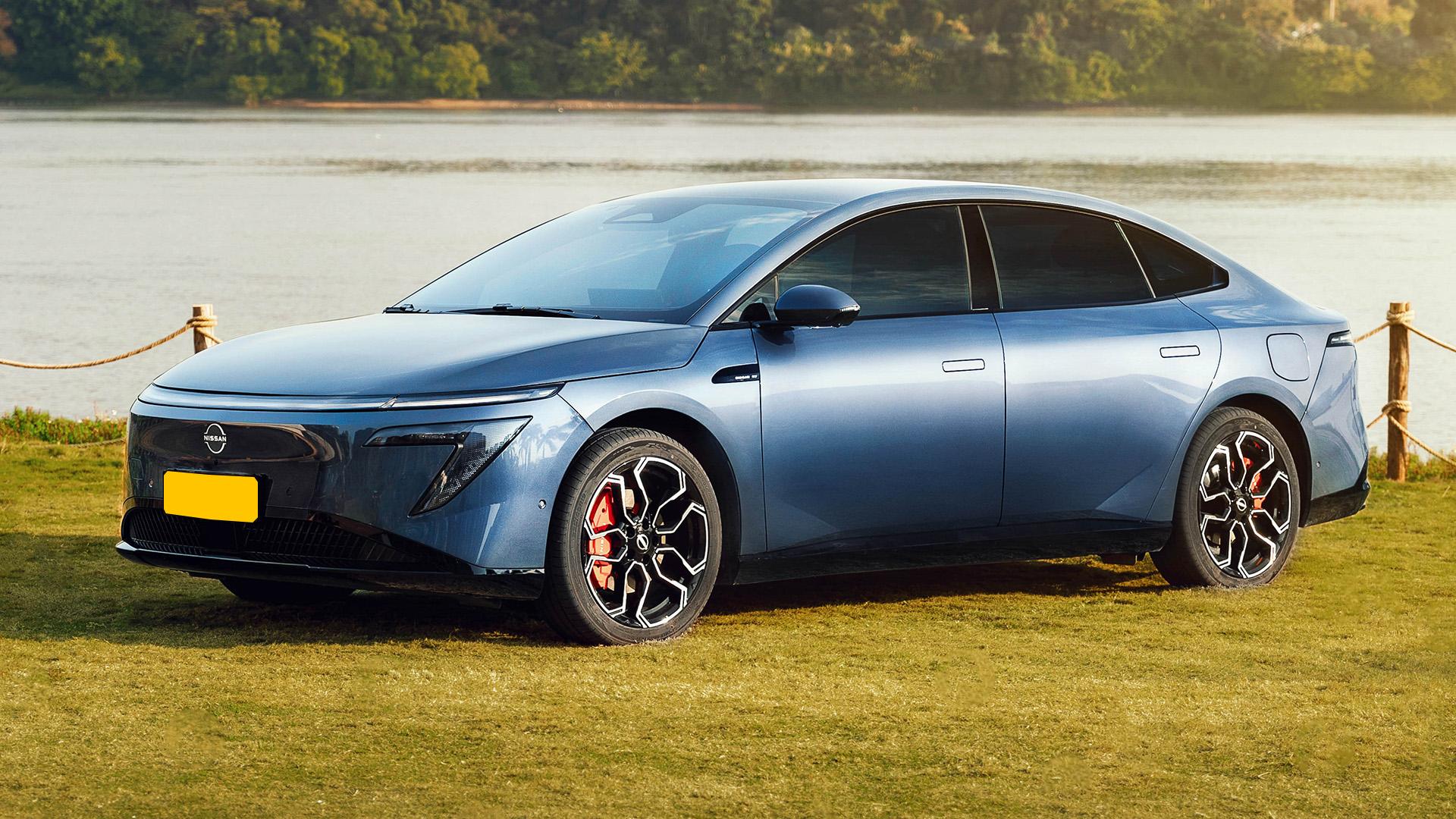 Nissan N7 blauw (2025) zijkant links schuin voor kenteken header
