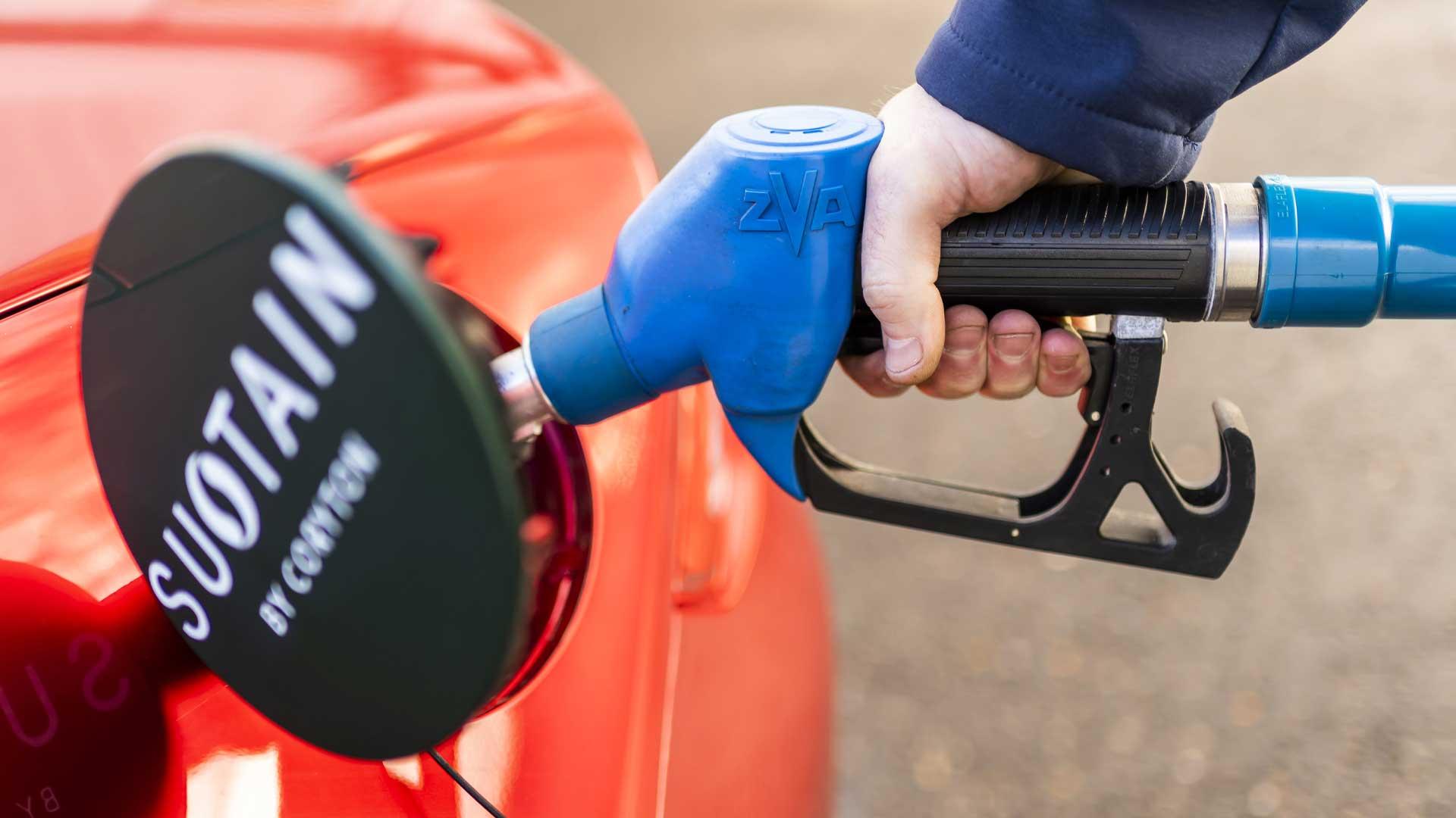 Blauwe benzine verplicht voor nieuwe auto's?
