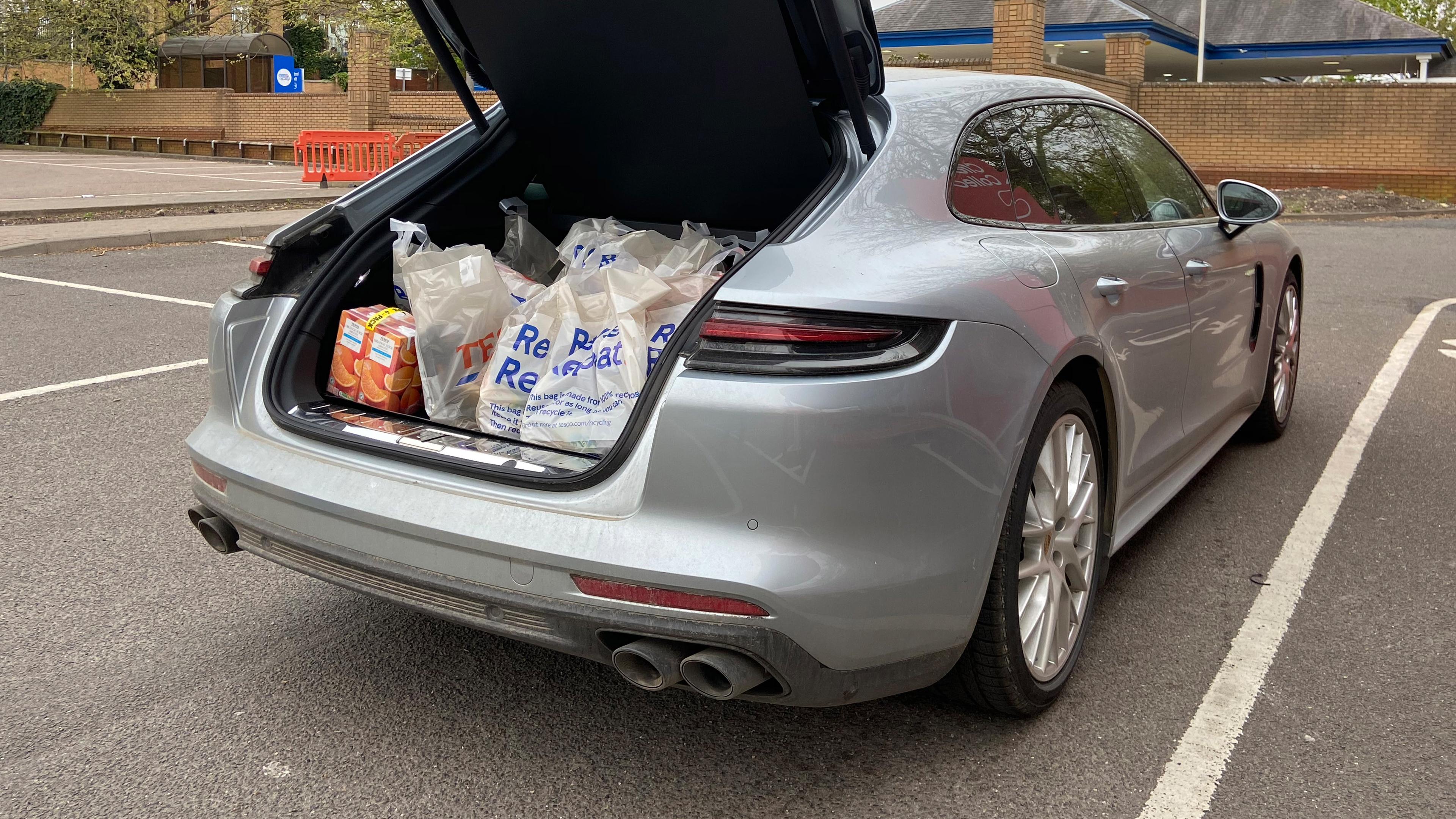 Couvercle de coffre d'épicerie TopGear Porsche Panamera