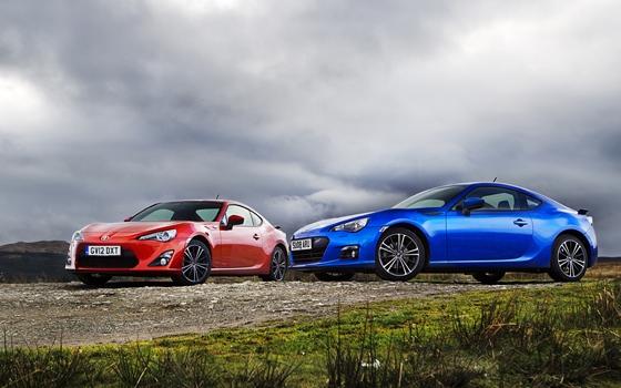 Toyota GT86 Vs Subaru BRZ - Drivetest - TopGear Nederland