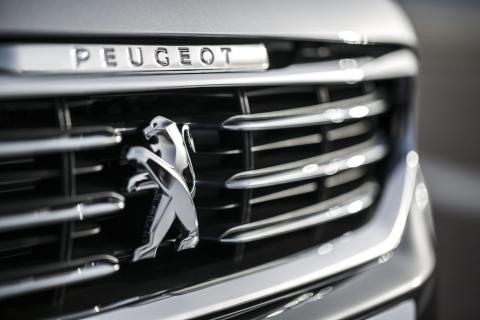 Peugeot 508 2.0 BlueHDI logo (2014)