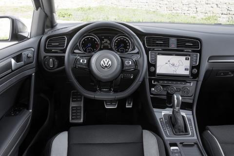 Volkswagen Golf R Variant interieur