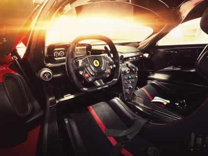 Ferrari FXXK interieur (2015)