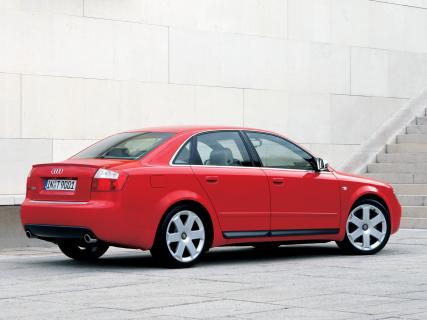 Audi S4 B6 rood v8 goedkoper