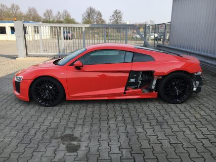 Audi R8 V10 rood schadeauto