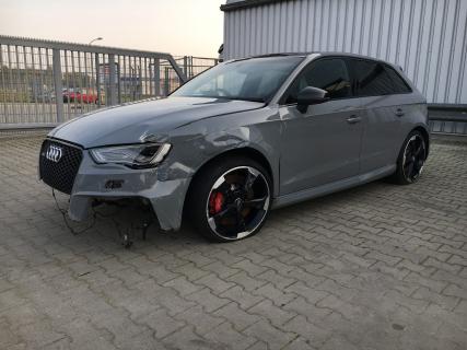 Audi RS 3 schadeauto