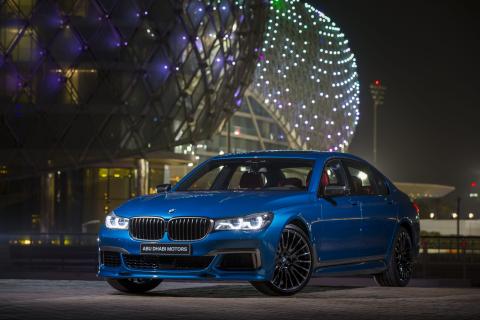BMW M760Li Long Beach Blue