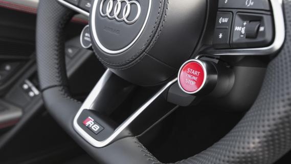 Audi R8 RWS interieur