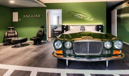 Jaguar hotelkamer V8 hotel