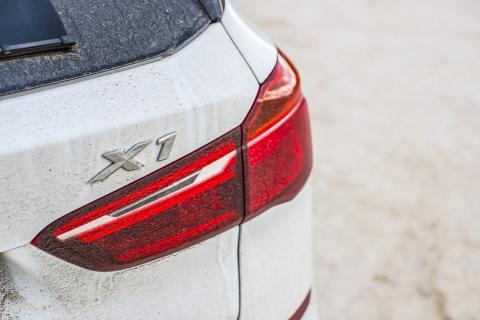 BMW X1 xDrive20D M Sport badge (2018)