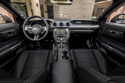 Ford Mustang 5.0 V8 GT Convertible interieur (2018)