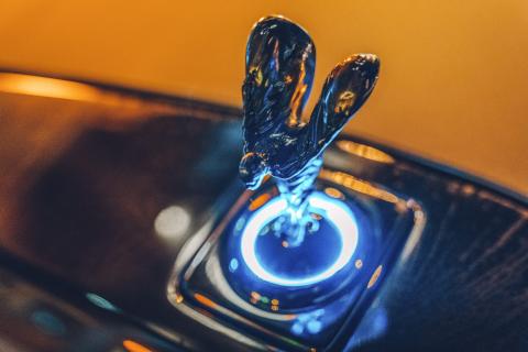 Rolls-Royce Phantom 8 Spirit of Ecstasy (2018)
