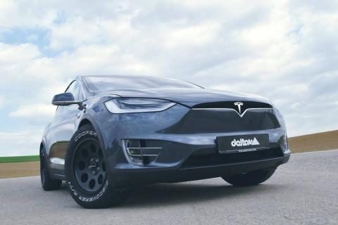 Tesla Model X-offroader Delta 4x4