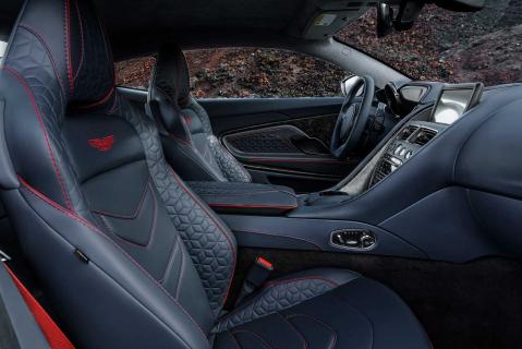 Aston Martin DBS Superleggera interieur
