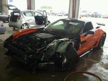 Chevrolet Corvette crasht grand sport